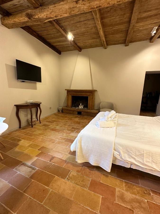 Relais Borgo Lizori Country House Campello sul Clitunno Kültér fotó