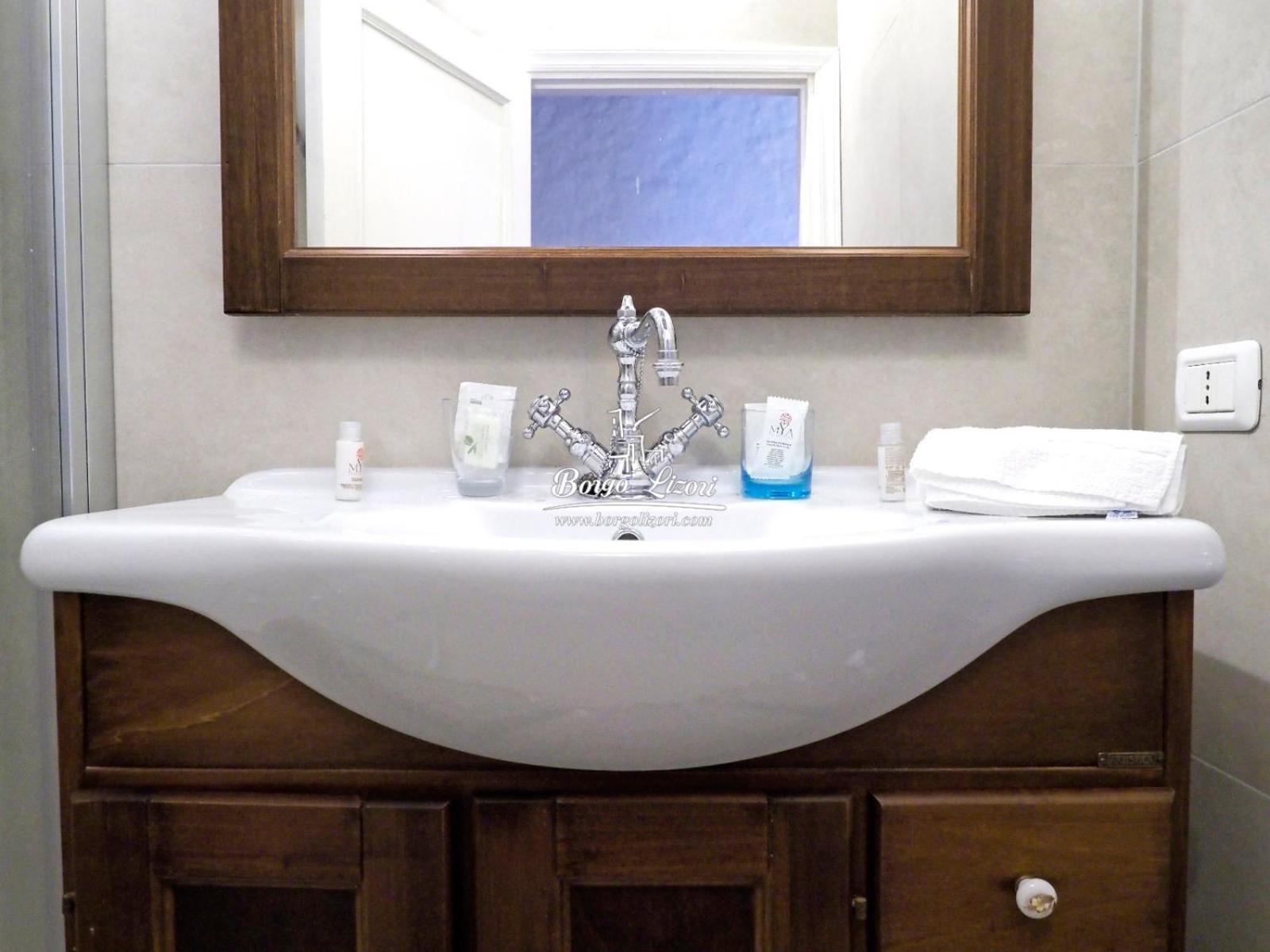 Relais Borgo Lizori Country House Campello sul Clitunno Kültér fotó