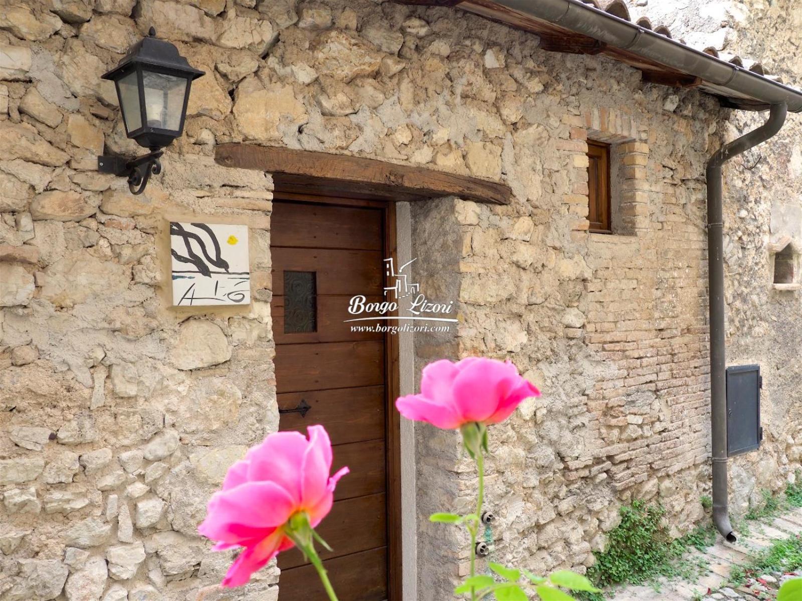 Relais Borgo Lizori Country House Campello sul Clitunno Kültér fotó