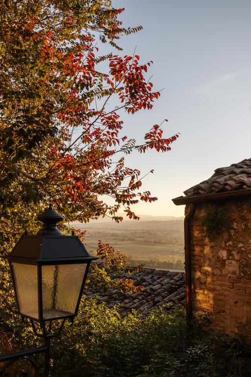 Relais Borgo Lizori Country House Campello sul Clitunno Kültér fotó