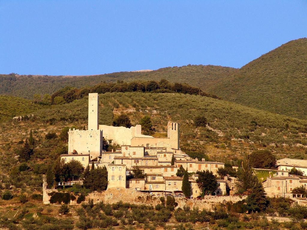 Relais Borgo Lizori Country House Campello sul Clitunno Kültér fotó