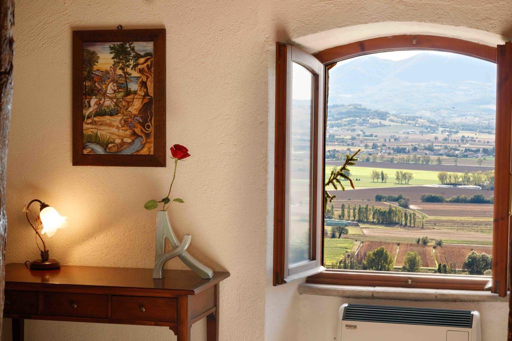 Relais Borgo Lizori Country House Campello sul Clitunno Kültér fotó