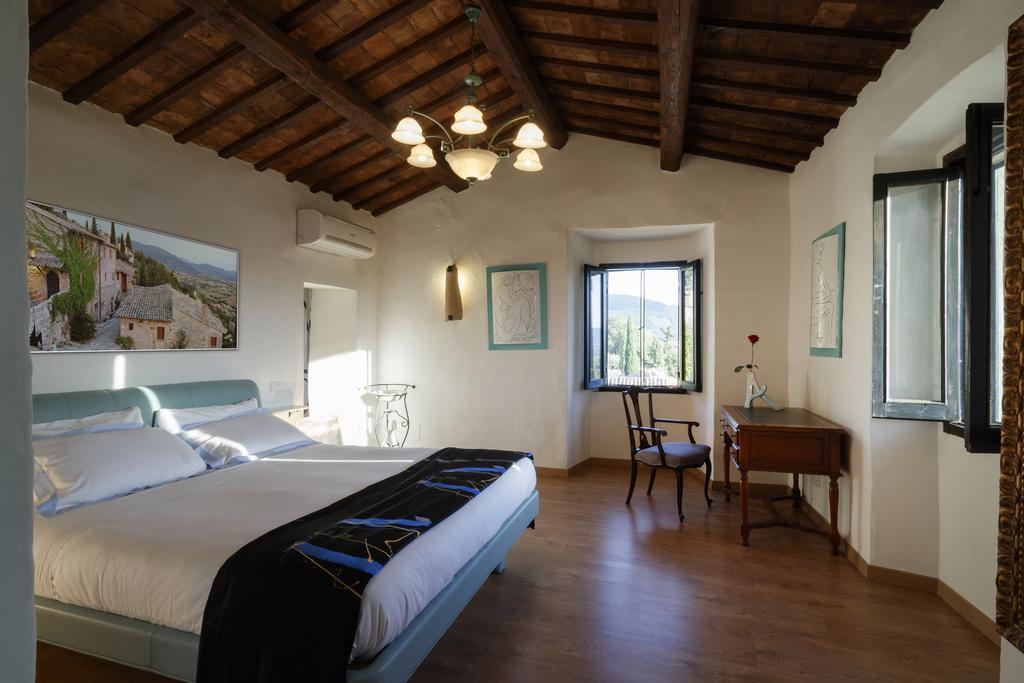 Relais Borgo Lizori Country House Campello sul Clitunno Kültér fotó