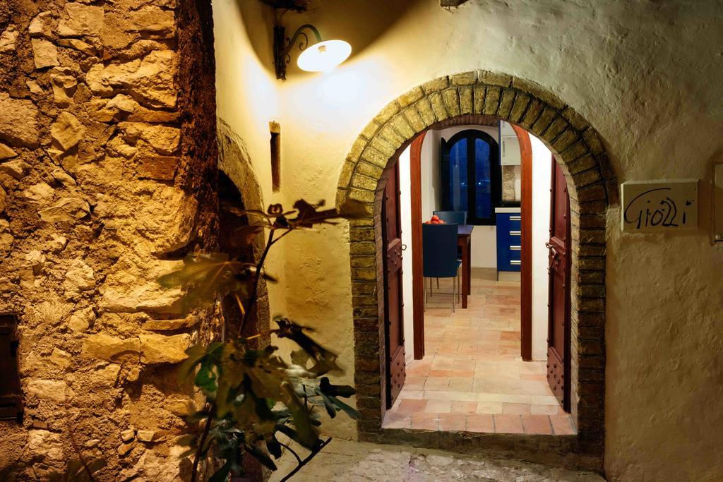 Relais Borgo Lizori Country House Campello sul Clitunno Kültér fotó