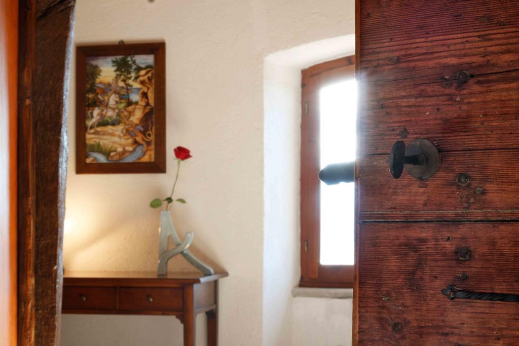 Relais Borgo Lizori Country House Campello sul Clitunno Kültér fotó