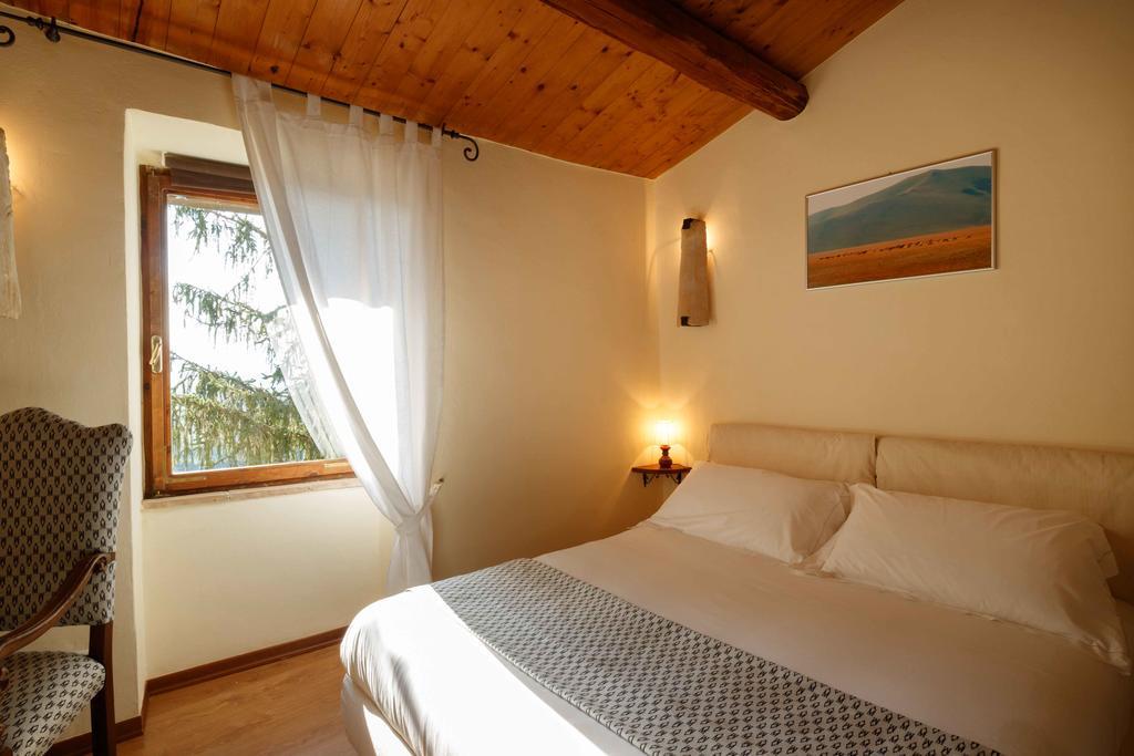 Relais Borgo Lizori Country House Campello sul Clitunno Kültér fotó