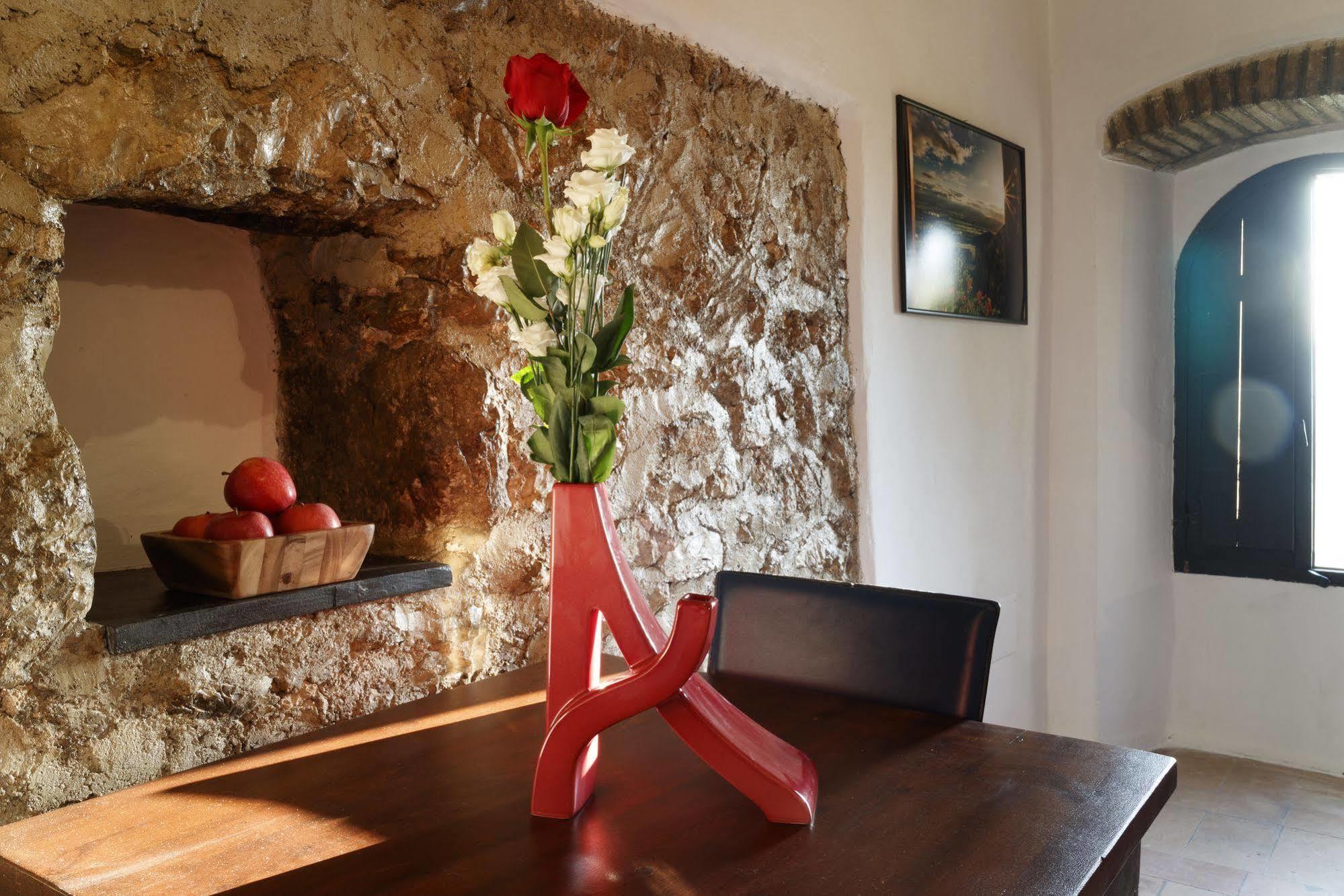 Relais Borgo Lizori Country House Campello sul Clitunno Kültér fotó