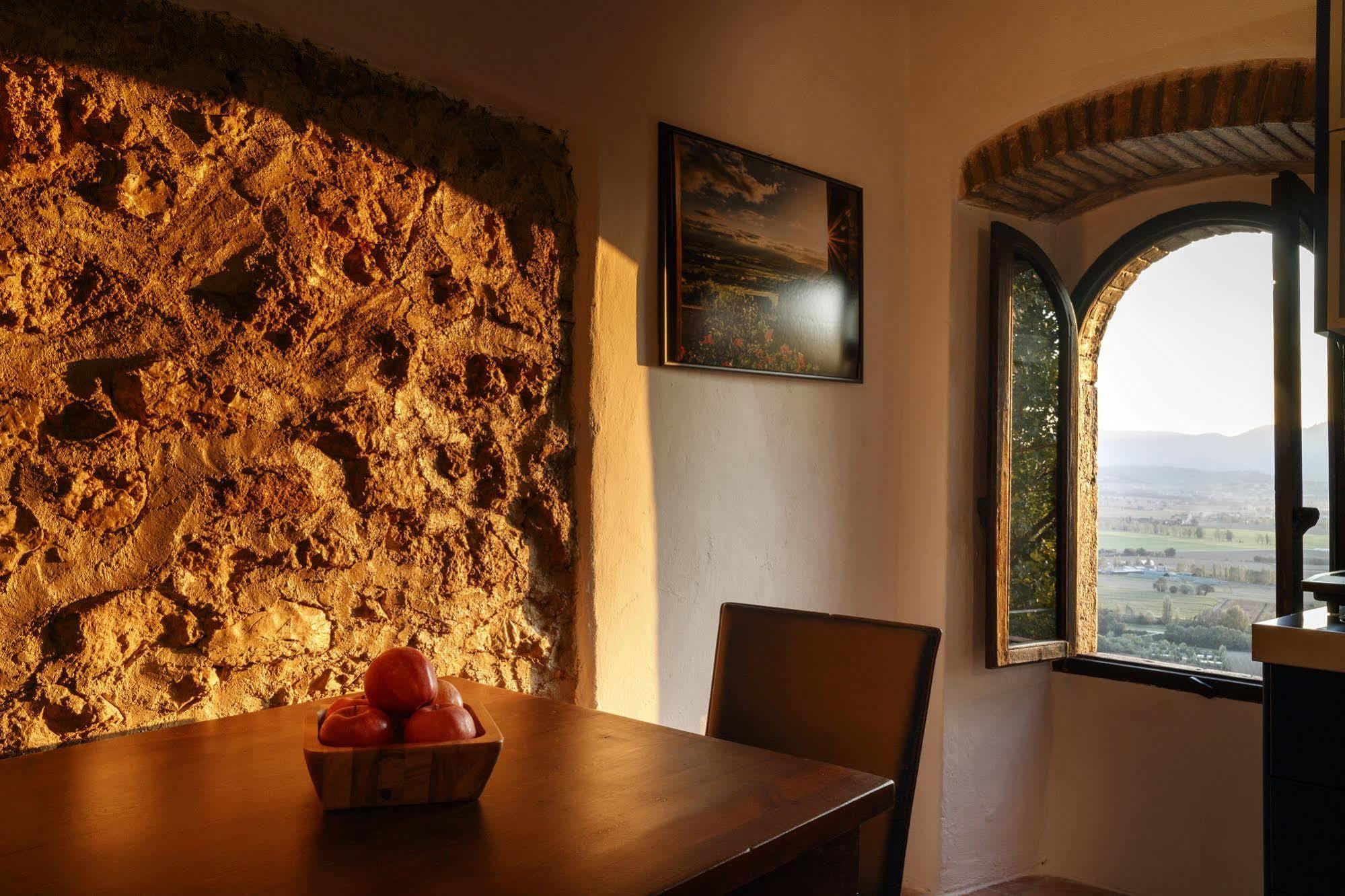 Relais Borgo Lizori Country House Campello sul Clitunno Kültér fotó