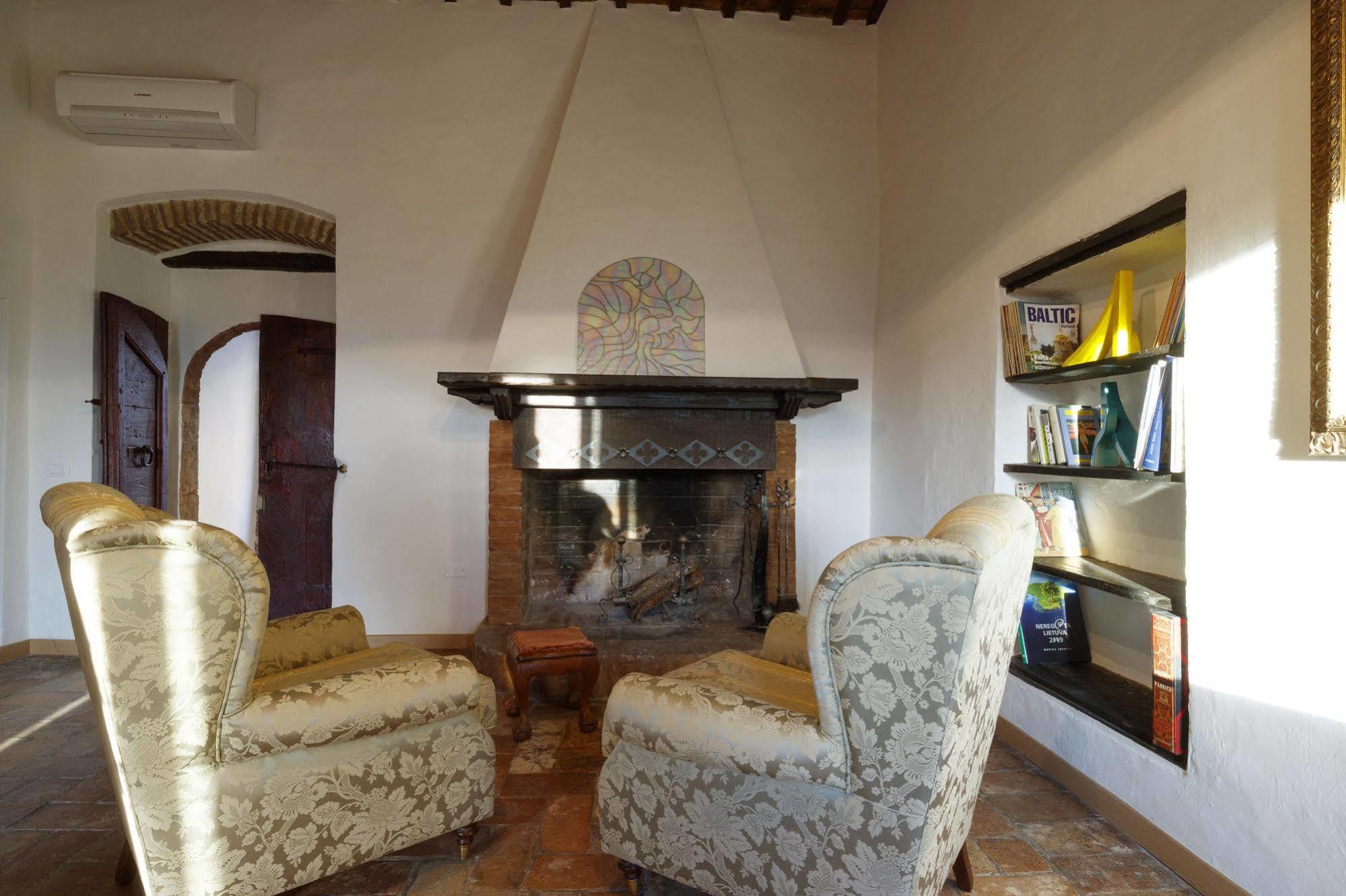 Relais Borgo Lizori Country House Campello sul Clitunno Kültér fotó