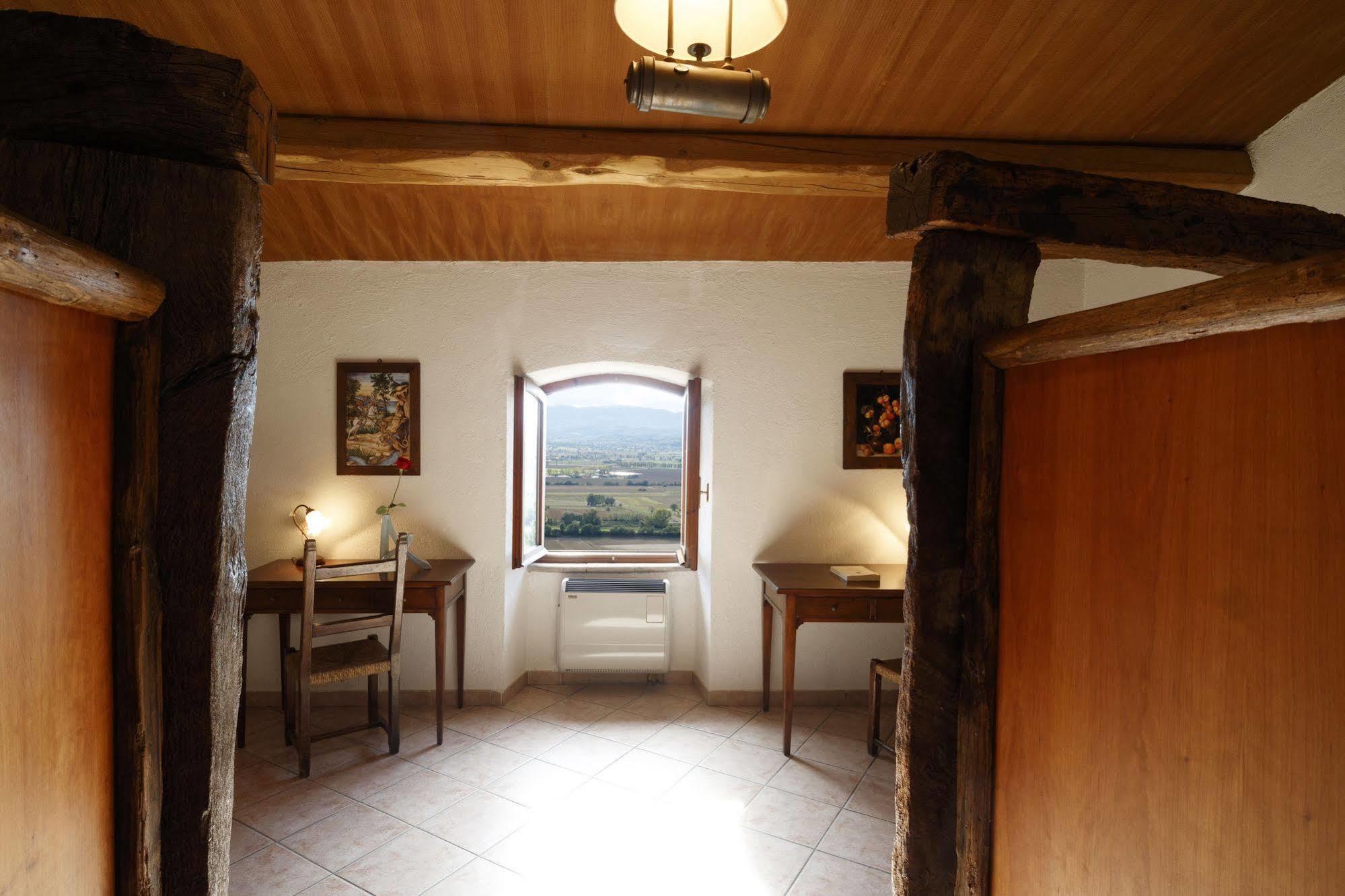 Relais Borgo Lizori Country House Campello sul Clitunno Kültér fotó