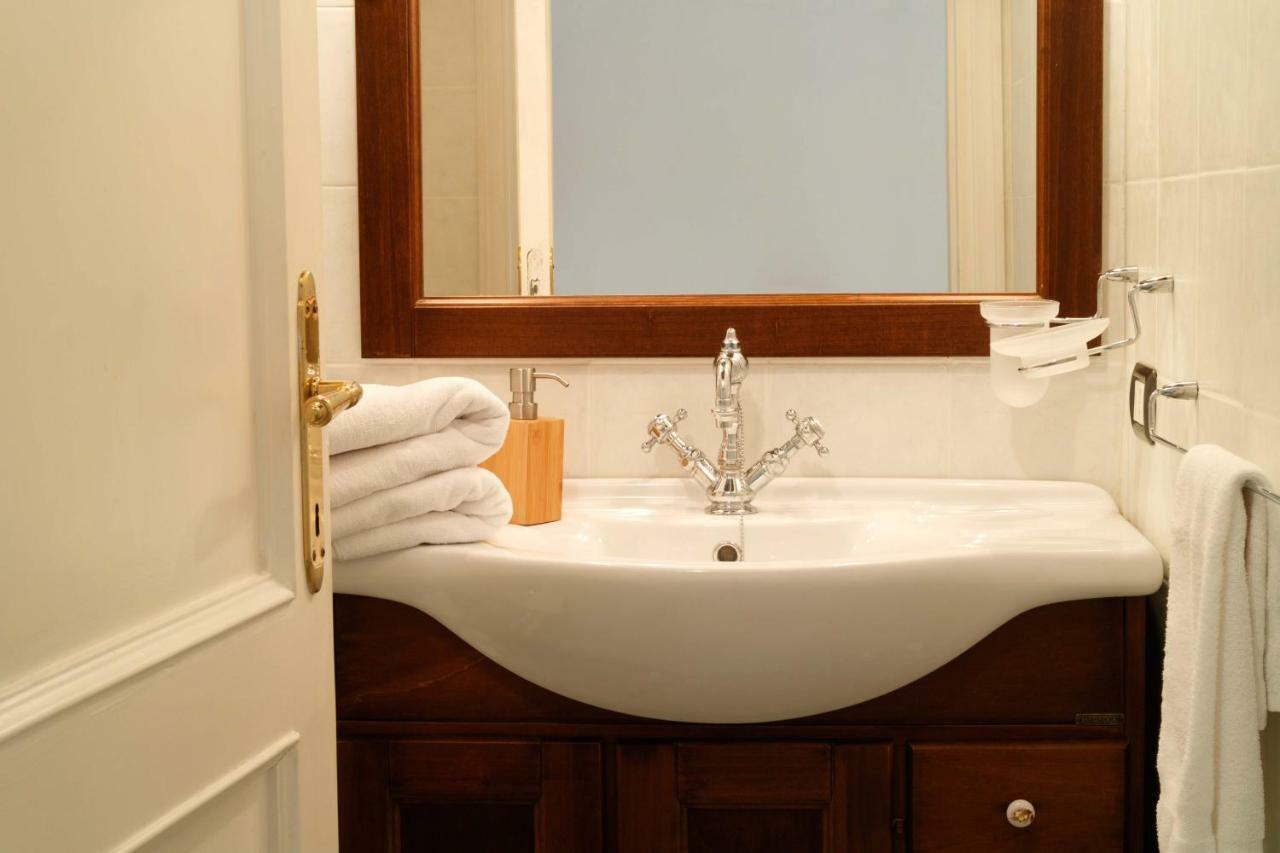 Relais Borgo Lizori Country House Campello sul Clitunno Kültér fotó
