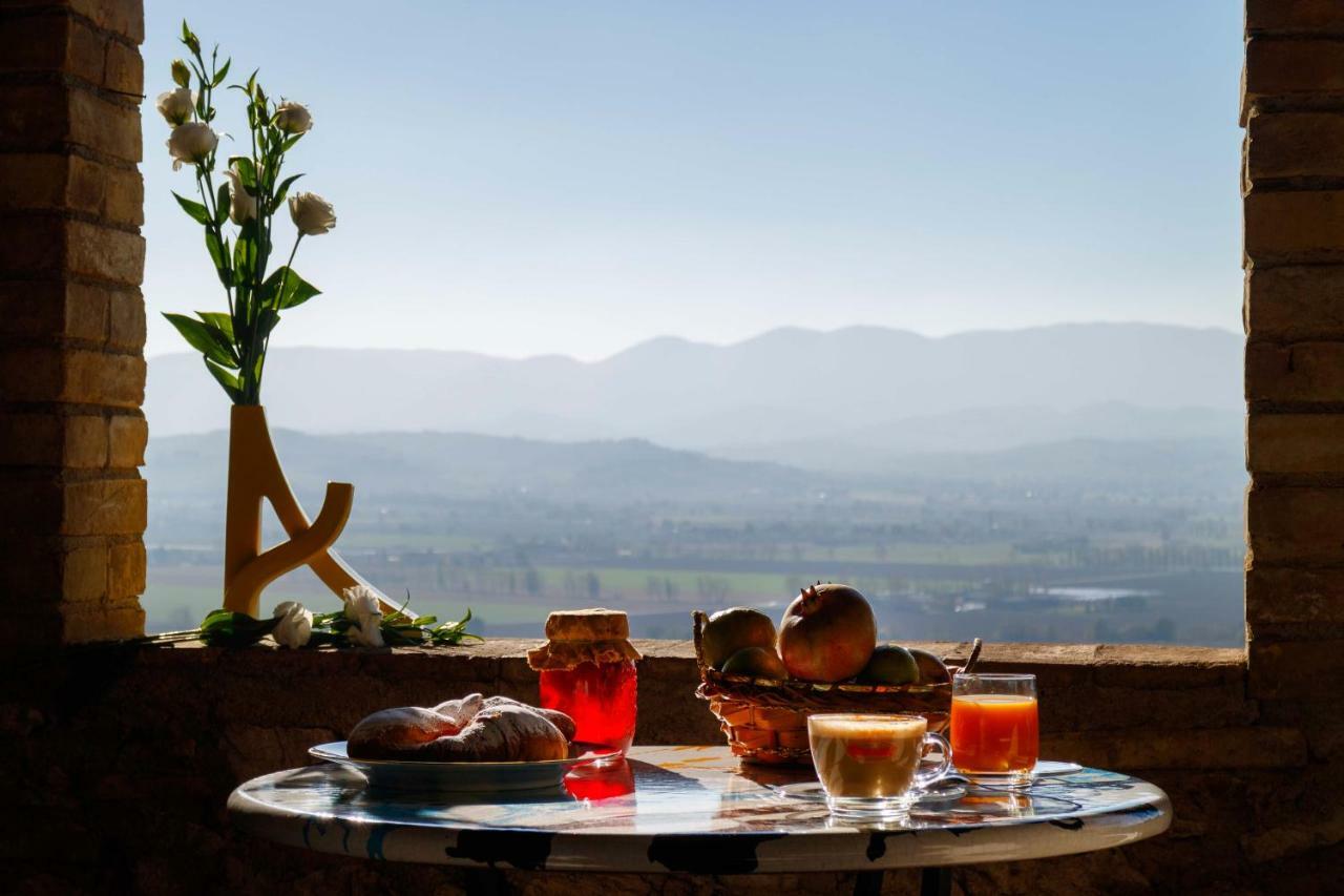 Relais Borgo Lizori Country House Campello sul Clitunno Kültér fotó