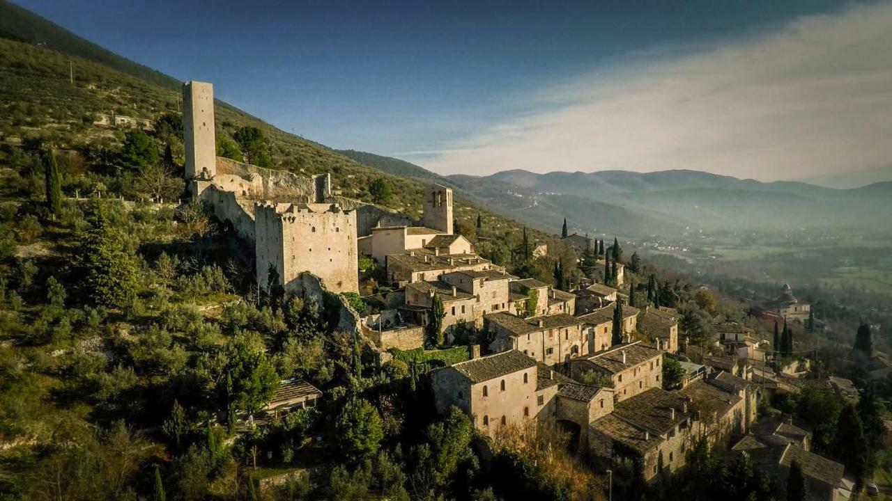 Relais Borgo Lizori Country House Campello sul Clitunno Kültér fotó